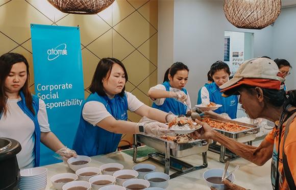 [Malaysia] Fungates 'Soup Kitchen ủng hộ bữa trưa cho người nghèo