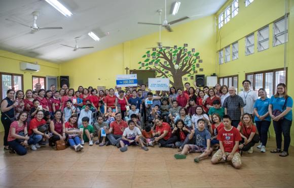 [Filipinas] Donación al orfanato filipino de Cottolengo para discapacitados