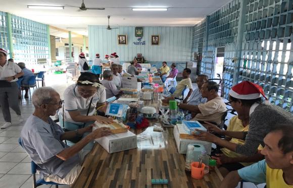 [Thái Lan] Quyên góp các sản phẩm Atomy cho viện dưỡng lão Bang Kae